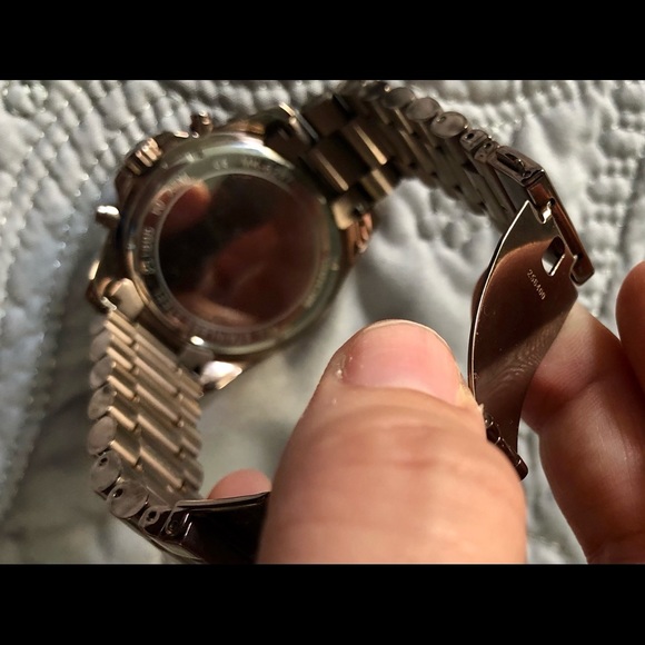 Michael Kors watch slightly used, no tags - Picture 3 of 4